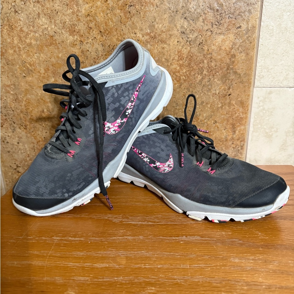 Nike Women's Gray and Pink Running Shoes